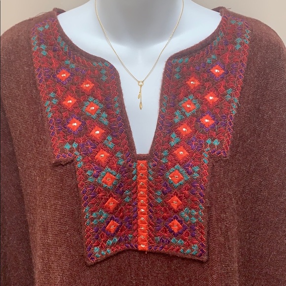 Burgundy boho poncho - Picture 4 of 4